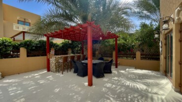 Al Furjan Villa - Private Residential Garden